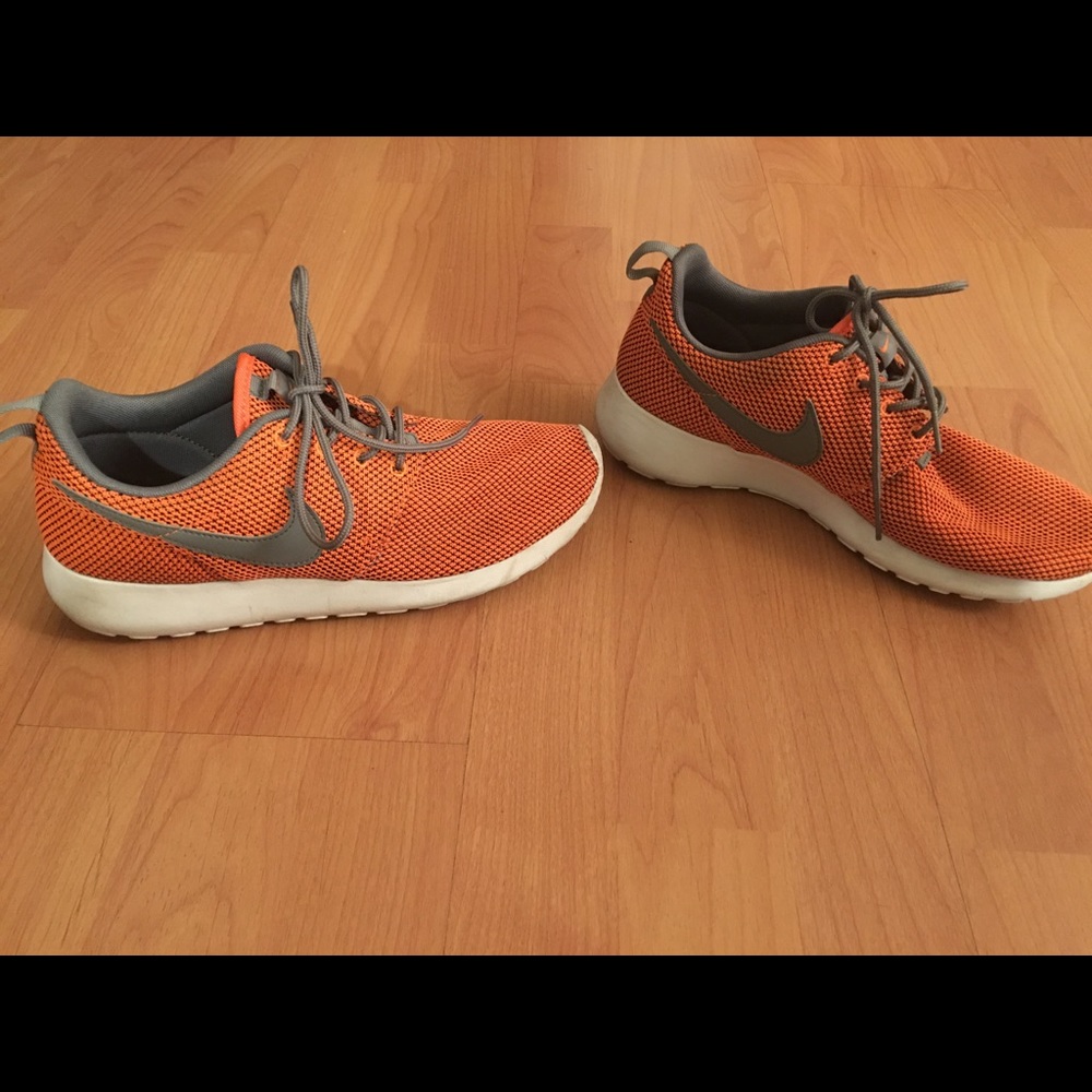 Nike Roshe Youth size 6.5